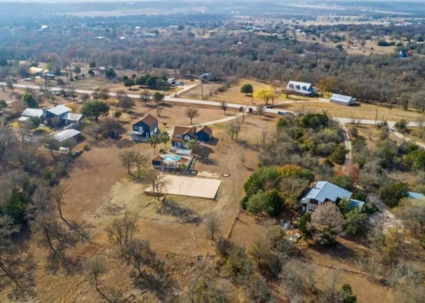 Texas Manor Exterior Detail