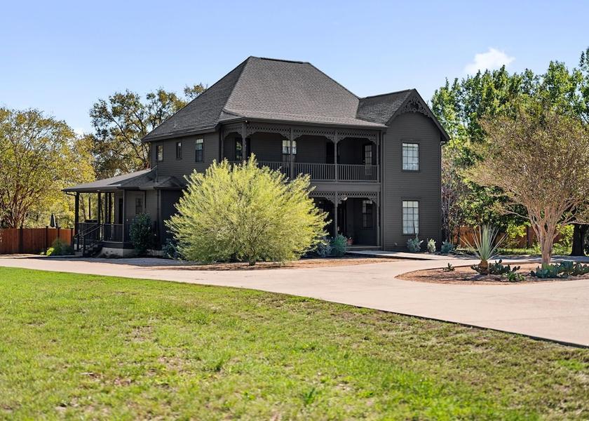 Texas Manor Primary image