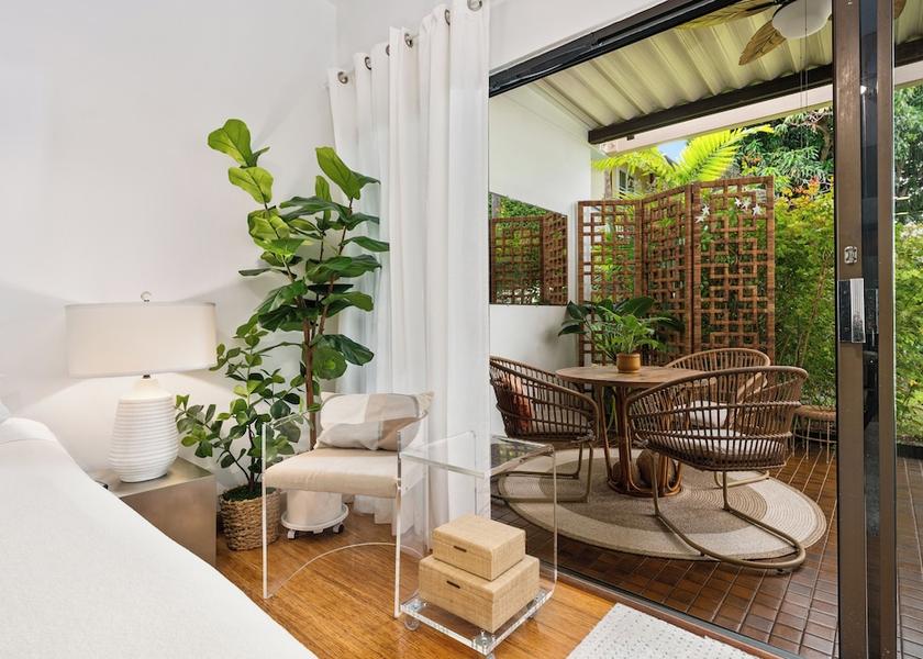 Hawaii Kailua-Kona Living Area