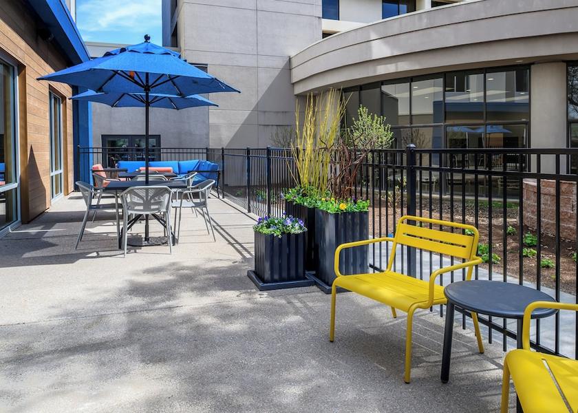 Missouri St. Louis Terrace/patio