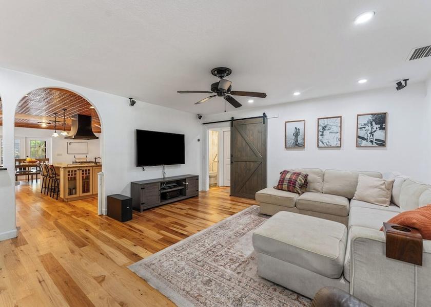 Michigan Charlotte Exterior Detail