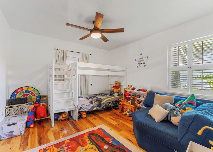 Michigan Charlotte Exterior Detail