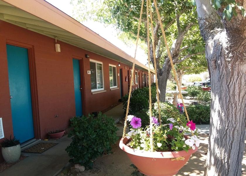 California Apple Valley Exterior Detail