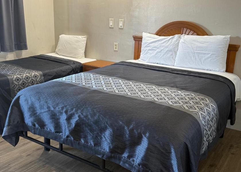 California Apple Valley Twin Room with Extra Bed