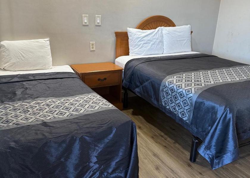 California Apple Valley Twin Room with Extra Bed