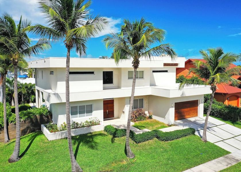 Florida Hollywood Exterior Detail