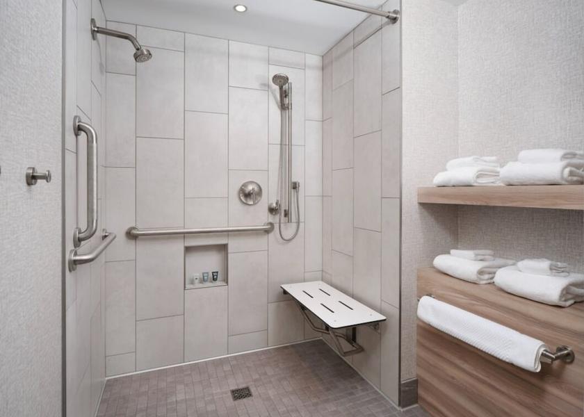 Missouri Caruthersville Bathroom