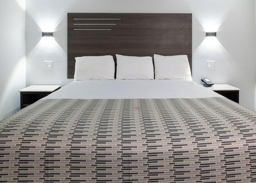 California Huntington Beach Room