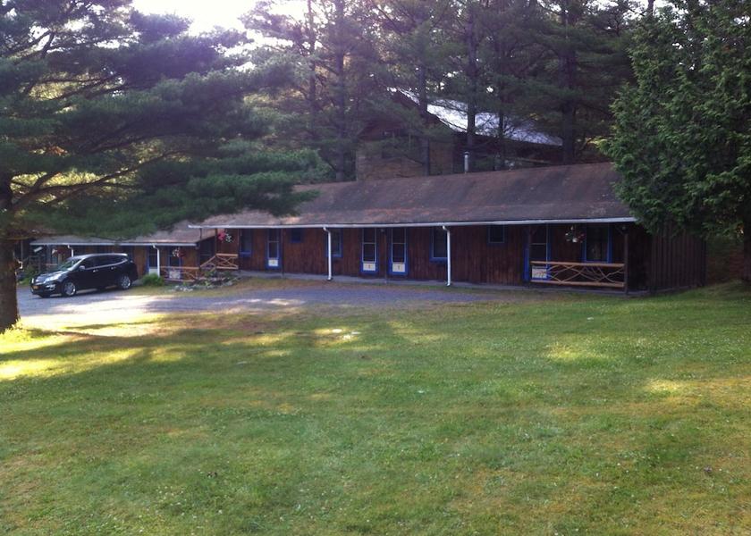 New York Long Lake Exterior Detail