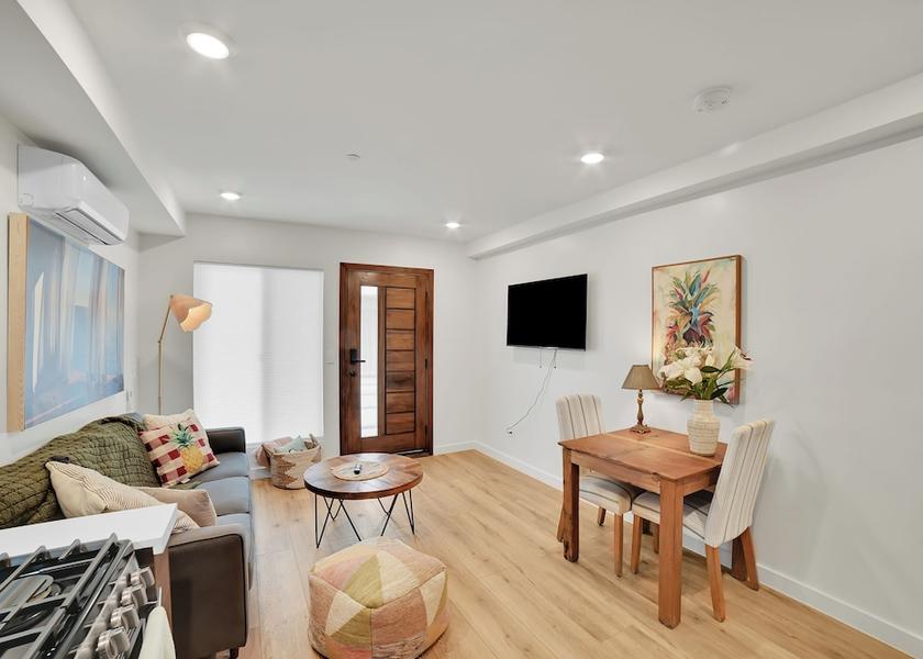 California Van Nuys Living Area