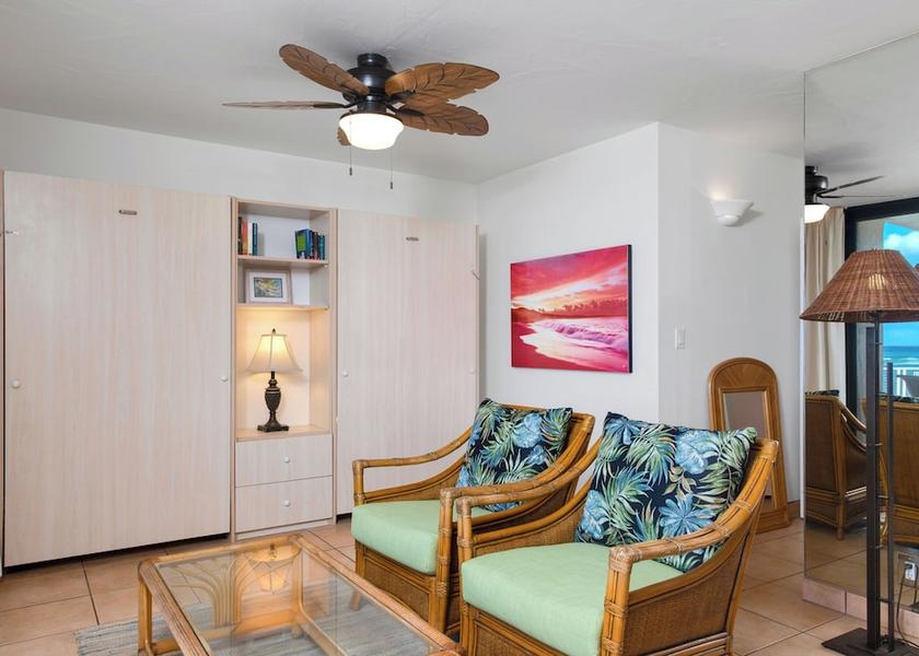 Hawaii Lahaina Living Area