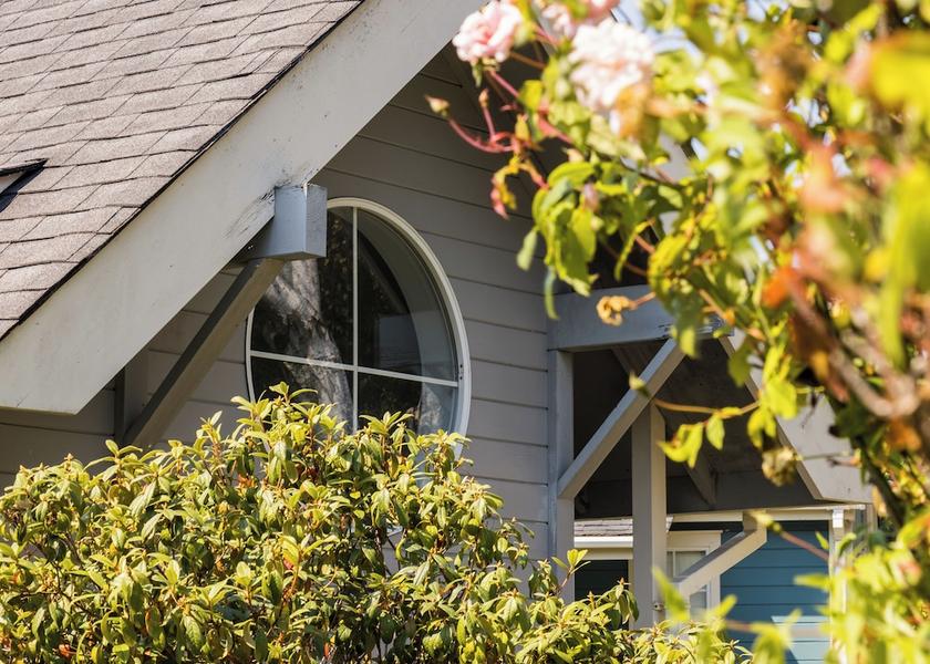 California Albion Exterior Detail