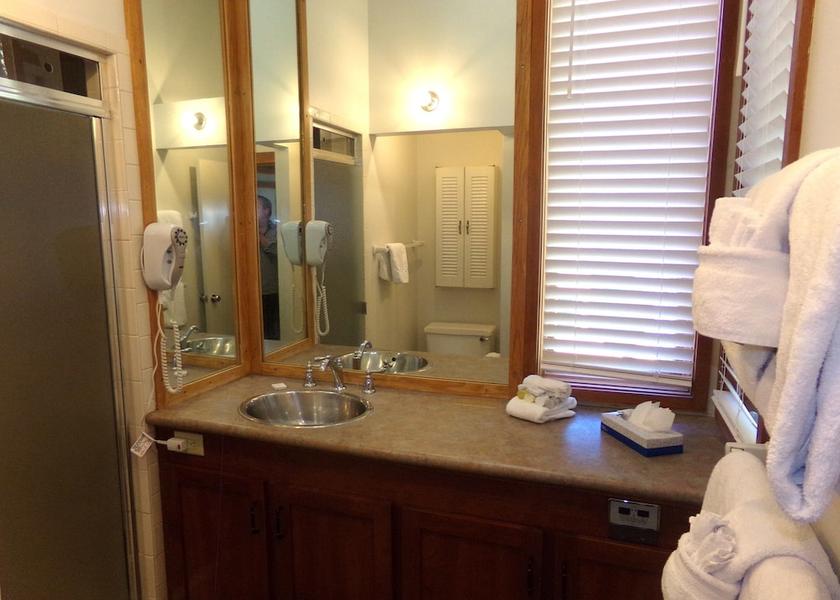 South Dakota Keystone Bathroom