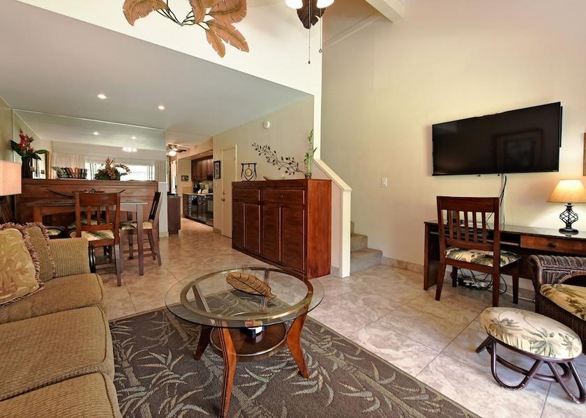 Hawaii Lahaina Living Area