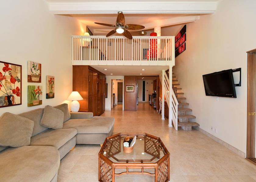 Hawaii Lahaina Living Area