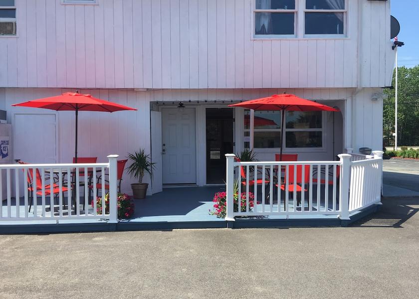 Connecticut Westerly Outdoor Dining