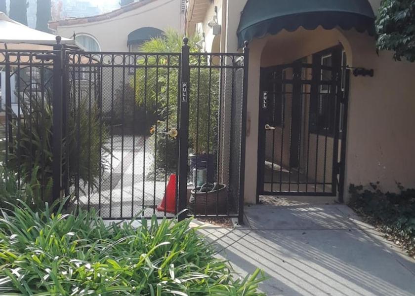California Los Gatos Property grounds