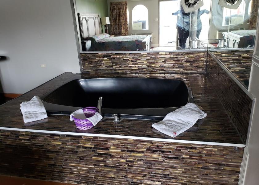 Private Spa Tub