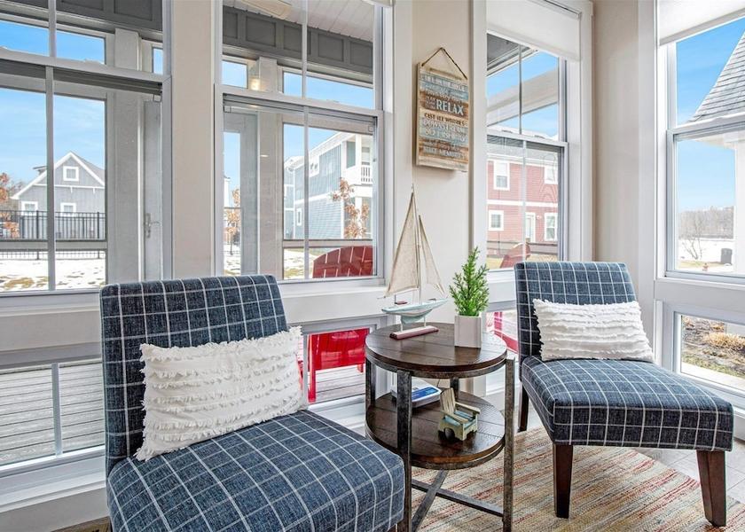Ontario Ottawa Living Area