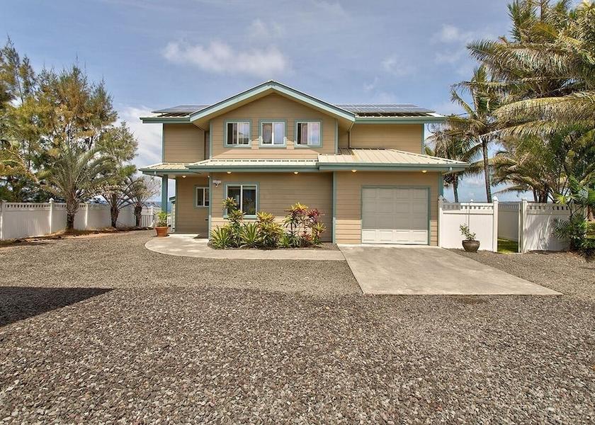 Hawaii Keaau Exterior Detail