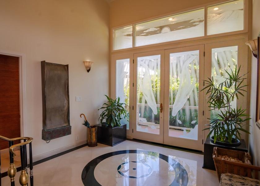 Hawaii Lahaina Living Area