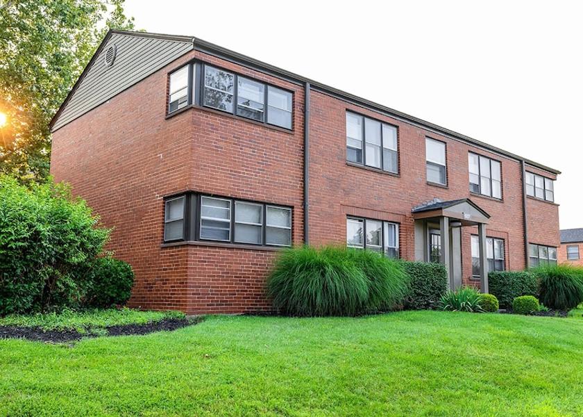  St. Louis Exterior Detail