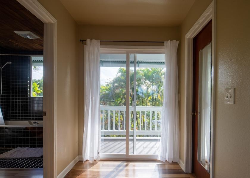 Hawaii Keaau Interior Entrance