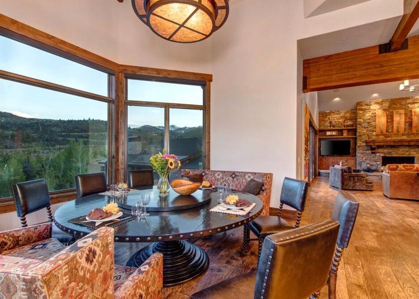 Kentucky Park City Dining Area