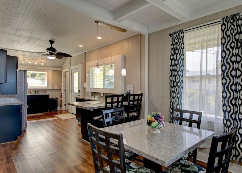 Hawaii Hakalau Dining Area