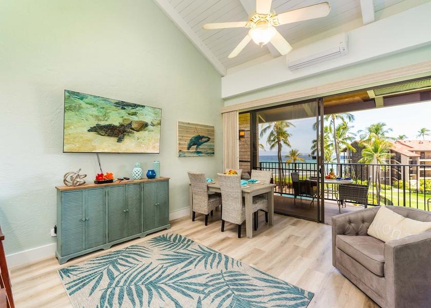 Hawaii Lahaina Living Area