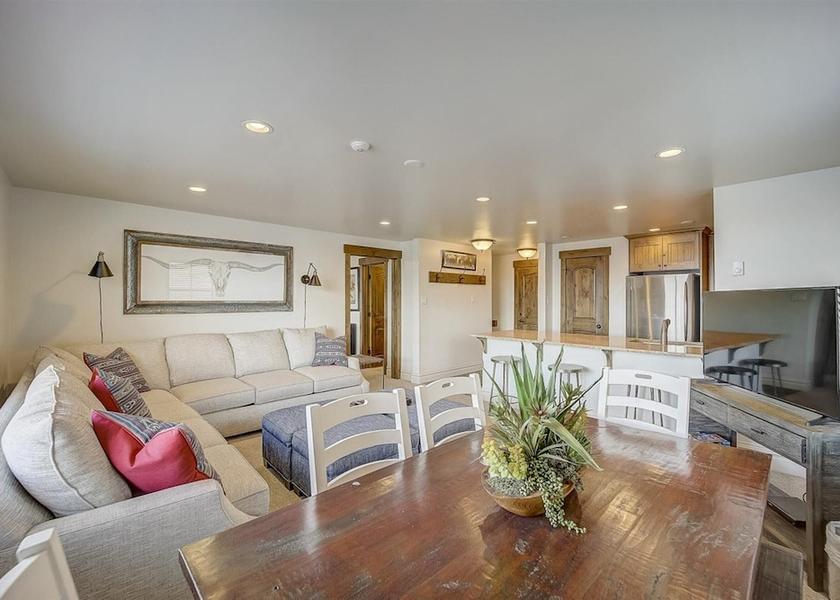 Kentucky Park City Living Area