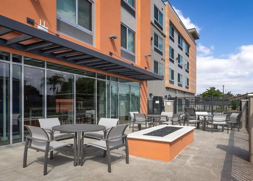 California Hawaiian Gardens Amenity