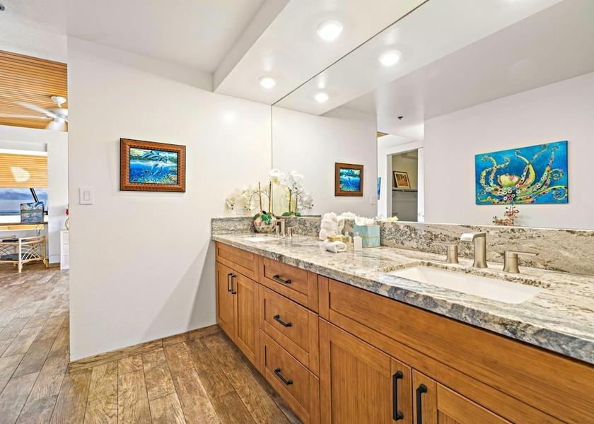 Hawaii Lahaina Bathroom