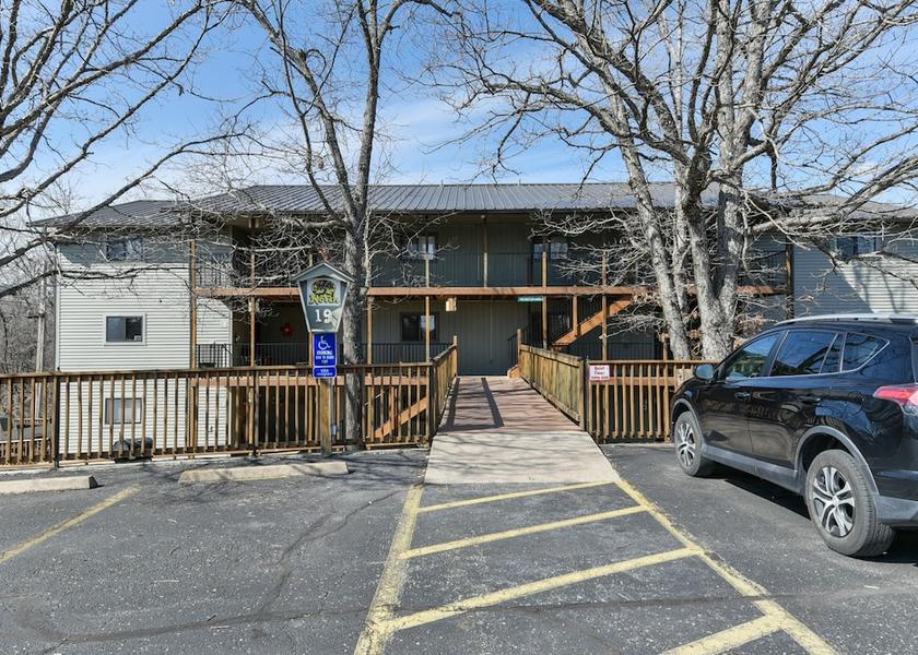 Missouri Branson West Exterior Detail