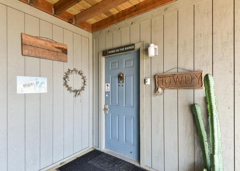 Missouri Branson West Exterior Detail