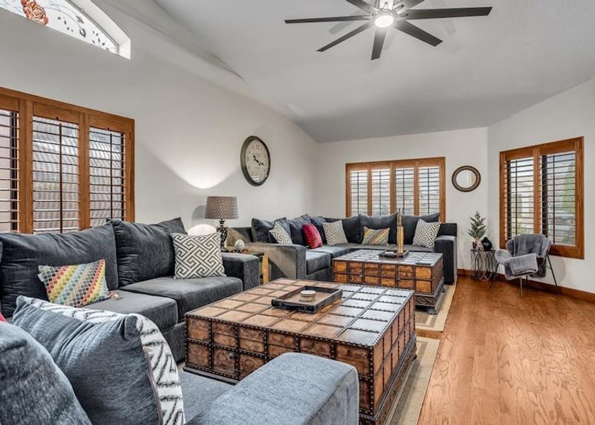 Illinois Peoria Living Area