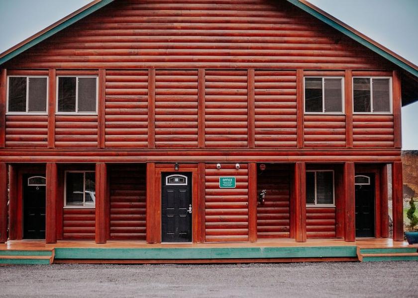 Oregon Terrebonne Exterior Detail