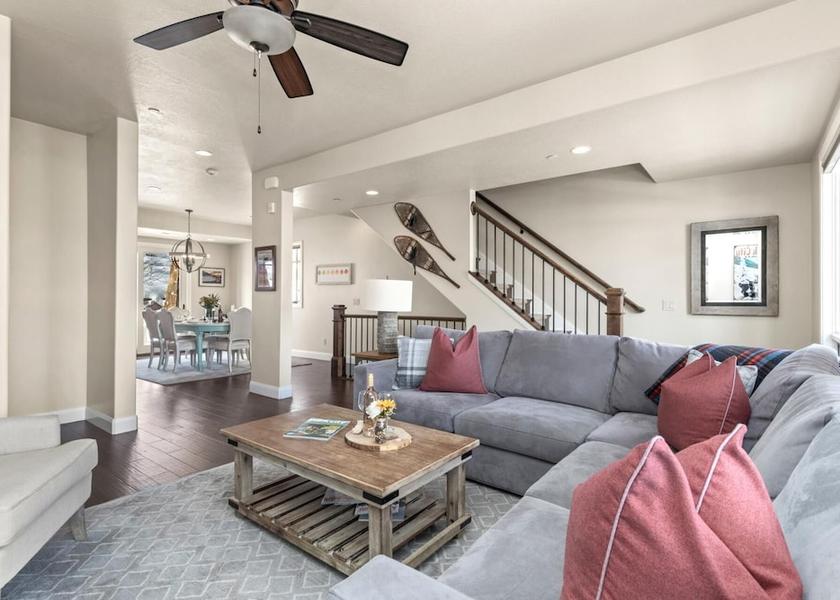 Kentucky Park City Living Area