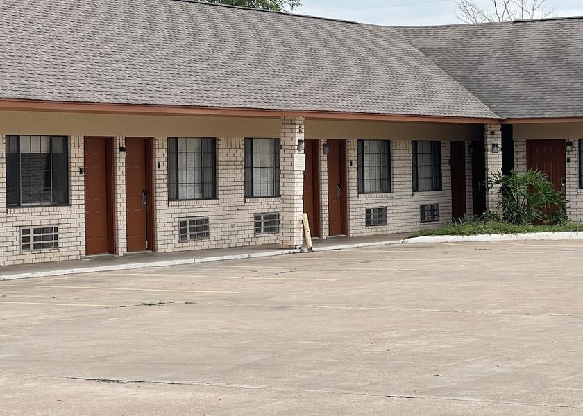 Texas Hebbronville Exterior Detail