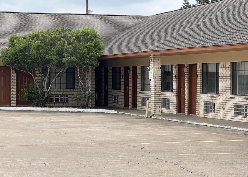 Texas Hebbronville Exterior Detail