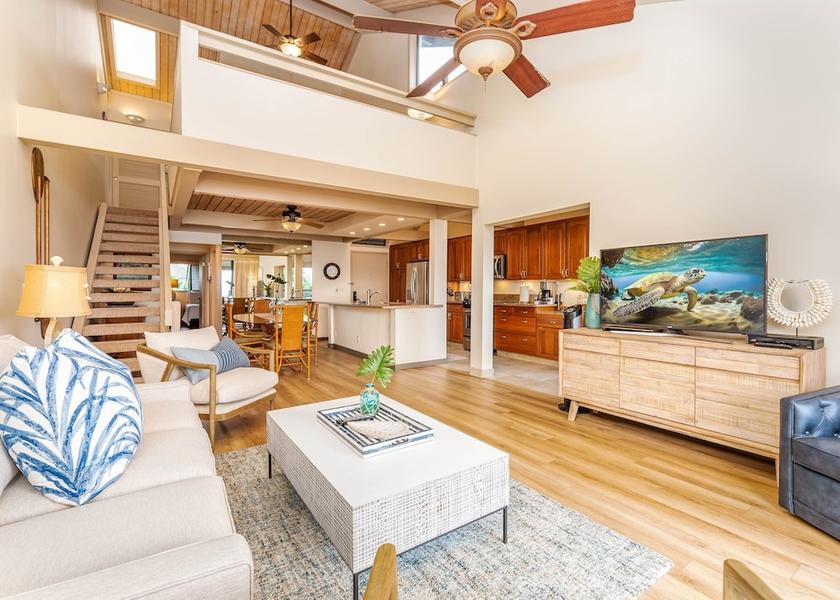 Hawaii Lahaina Living Area