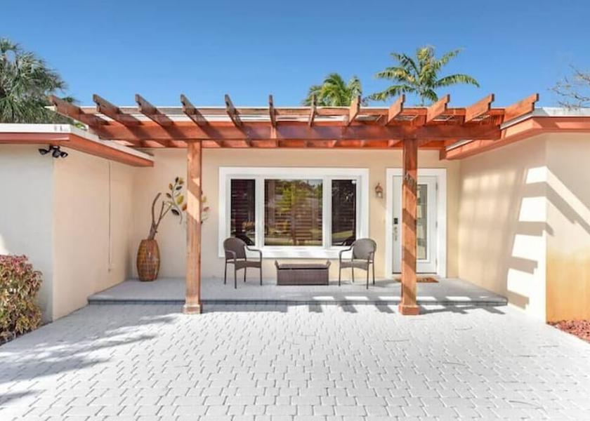 Florida Wilton Manors Room