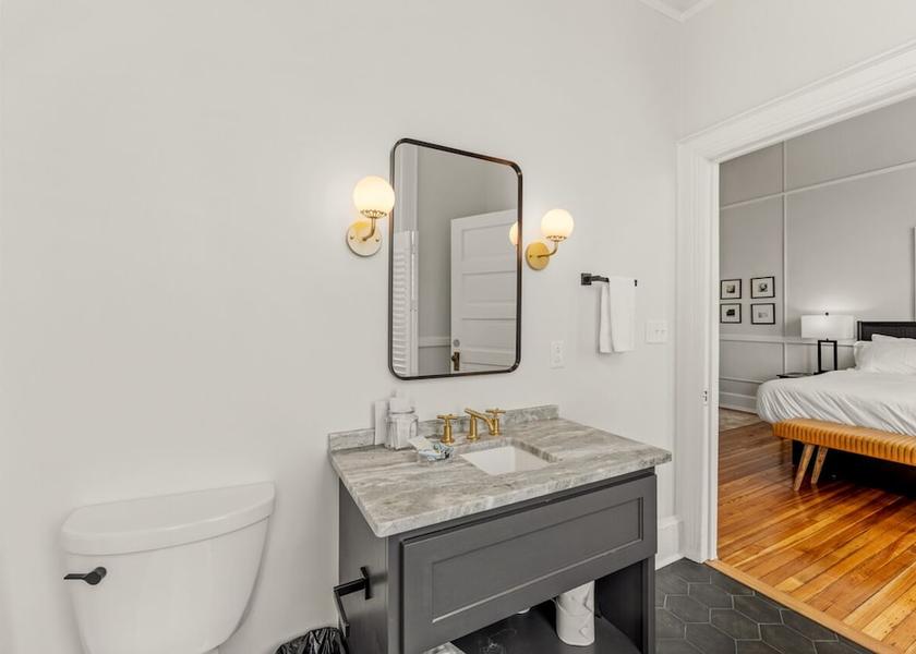 Georgia Valdosta Bathroom