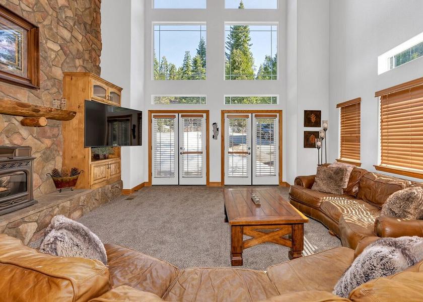 California Shaver Lake Living Area