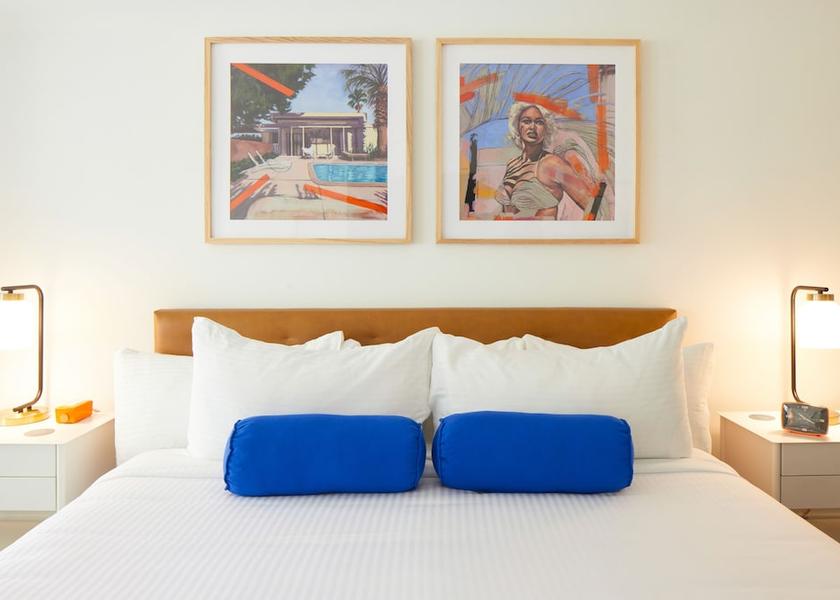 Virginia Charlottesville Room