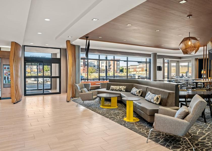 Wisconsin Menomonee Falls Lobby