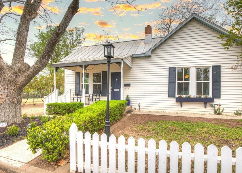 Virginia Fredericksburg Exterior Detail