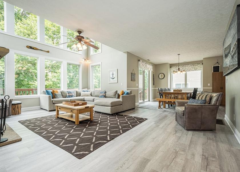 Tennessee Oakland Living Area