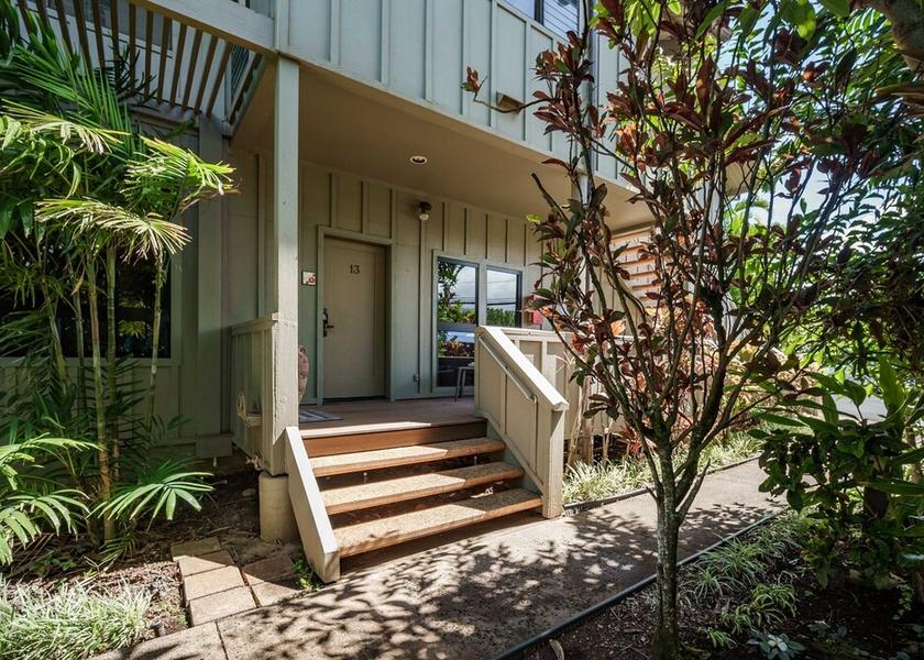 Hawaii Lahaina Property Grounds