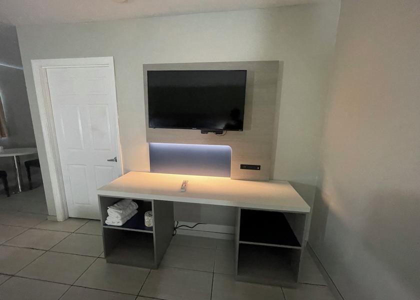 California Apple Valley Room